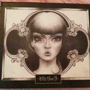 Kvd spellbinding palette